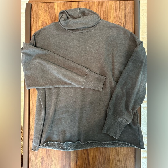 Women’s Aerie Oversized Turtleneck Sweater, S - Picture 1 of 3